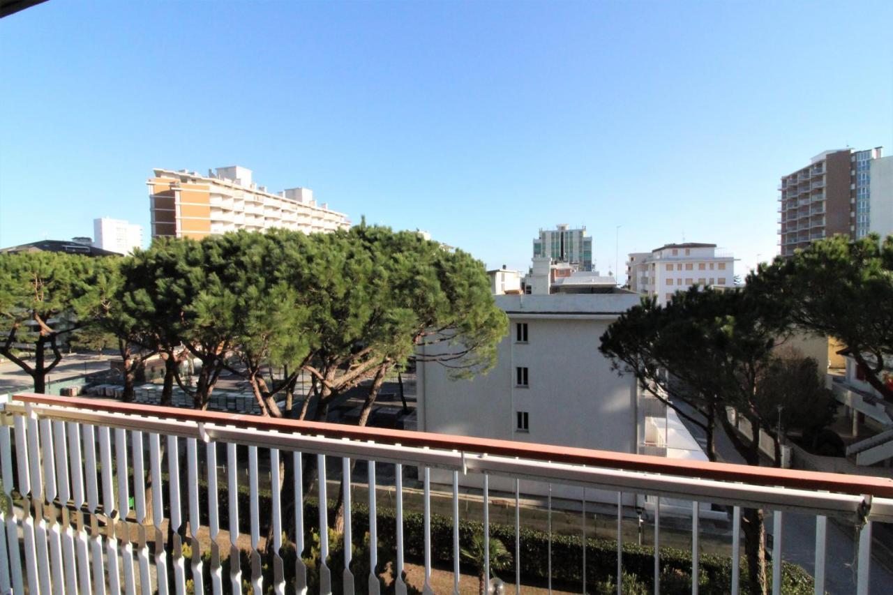 Appartamenti Puerto Do Sol Lignano Sabbiadoro Exteriör bild
