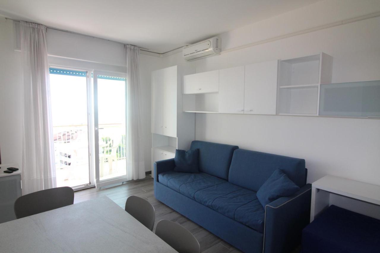 Appartamenti Puerto Do Sol Lignano Sabbiadoro Exteriör bild