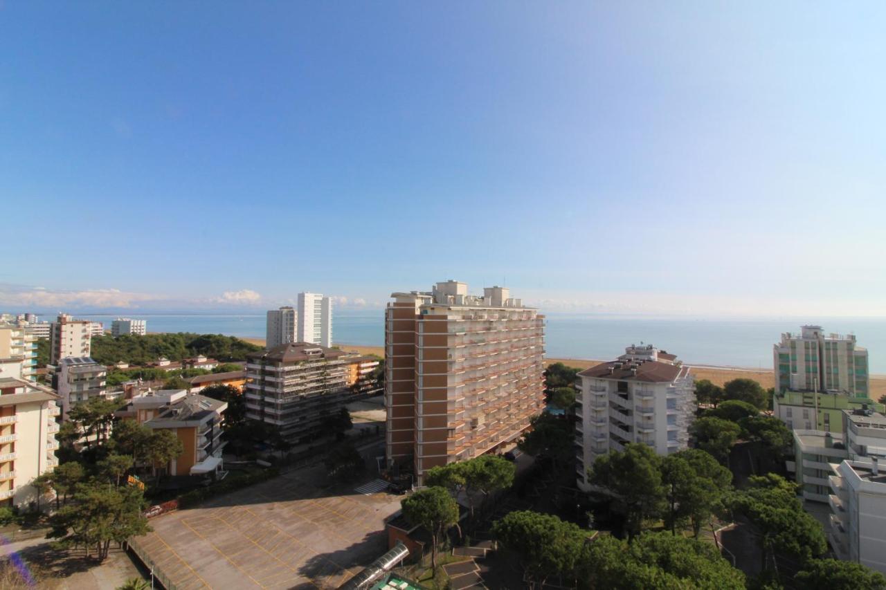Appartamenti Puerto Do Sol Lignano Sabbiadoro Exteriör bild