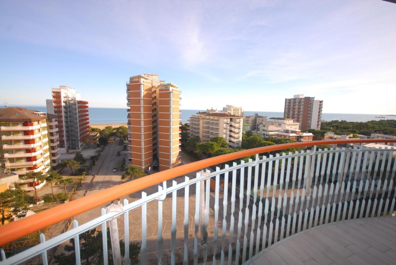 Appartamenti Puerto Do Sol Lignano Sabbiadoro Exteriör bild