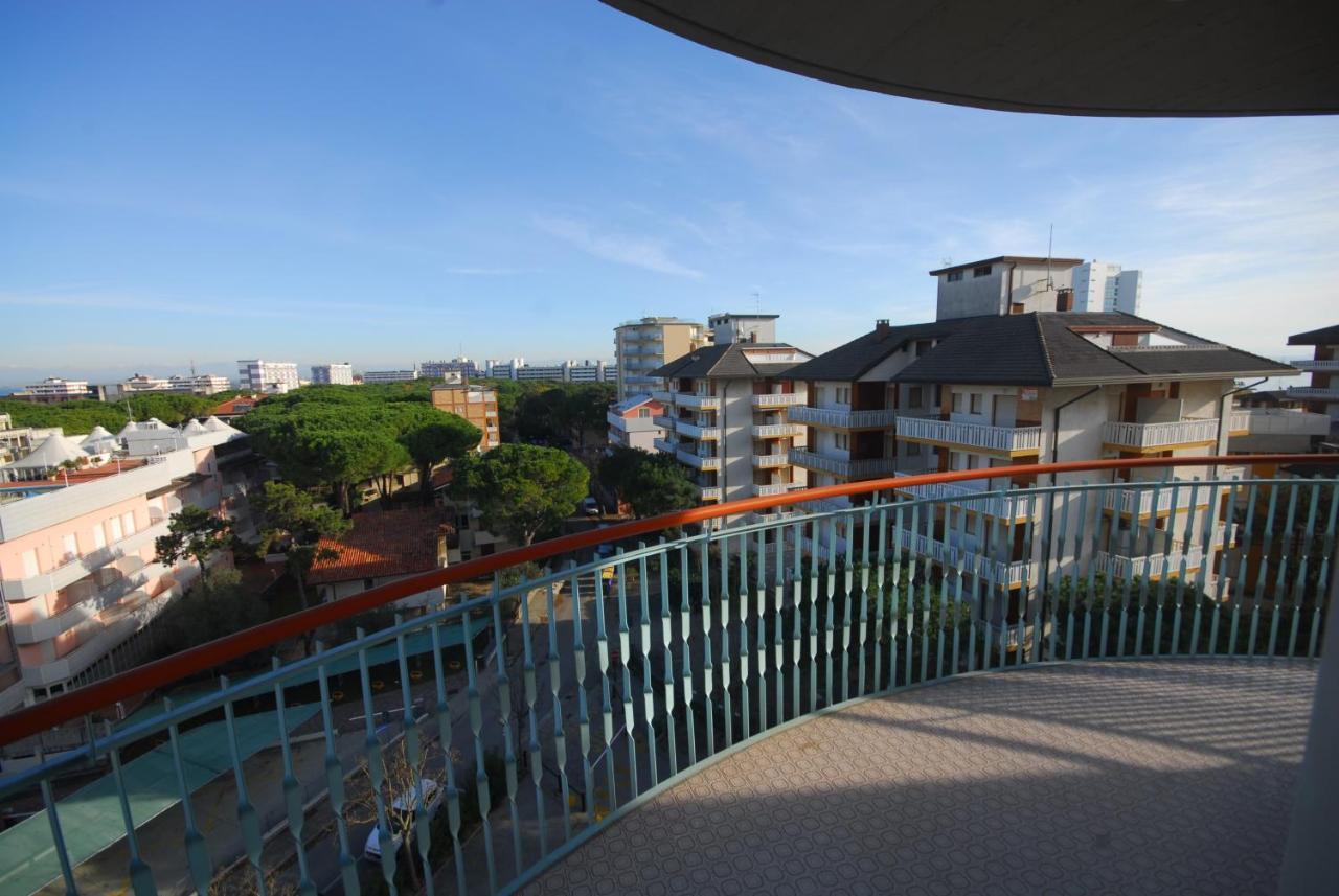 Appartamenti Puerto Do Sol Lignano Sabbiadoro Exteriör bild