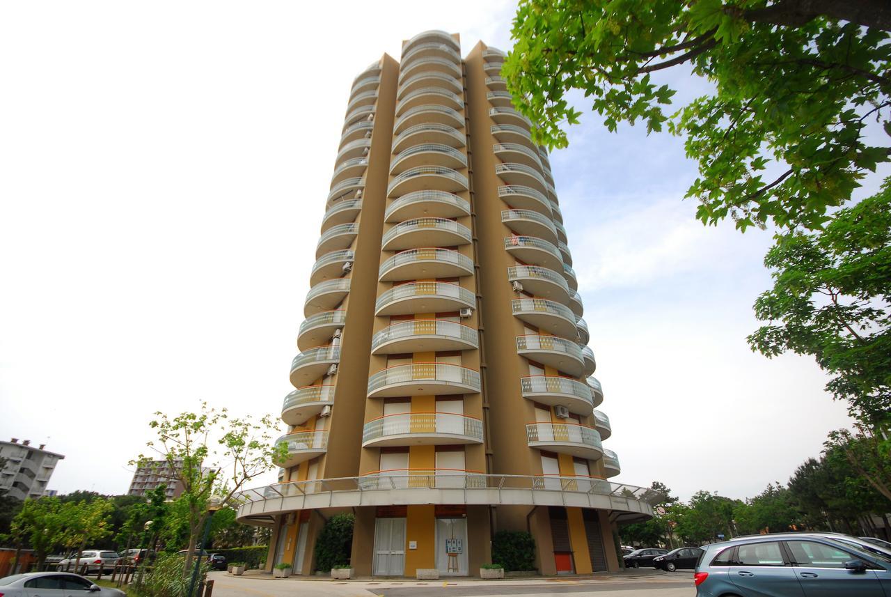 Appartamenti Puerto Do Sol Lignano Sabbiadoro Exteriör bild