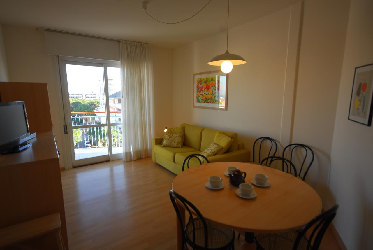 Appartamenti Puerto Do Sol Lignano Sabbiadoro Exteriör bild